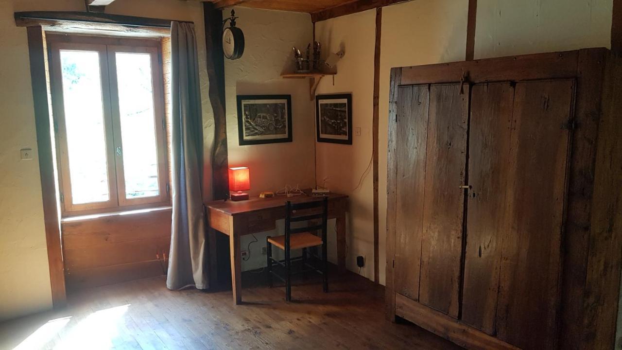 Maison Isolee Dans Les Vignes Et Les Bois Valady Exterior photo